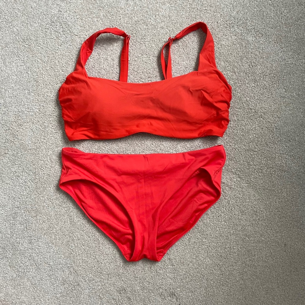Athleta Red/Orange Ruched Bikini Swimsuit Top 40DD Bottoms Size Large